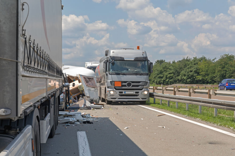 Seguin truck accident lawyer helping after a commercial truck crash